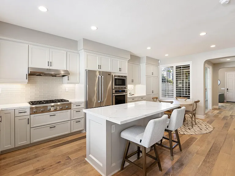 650 Sandside Ct — Photo 1