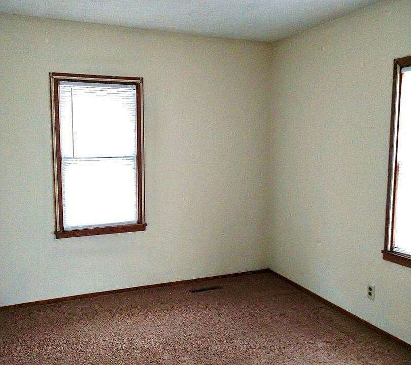 2nd image of 869 N 45th St