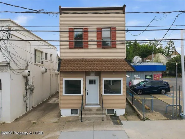 13 Carey Ave, Wilkes Barre, PA 18702