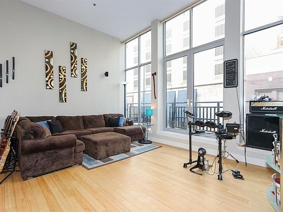 4th image of 15 W 4th St Unit 210