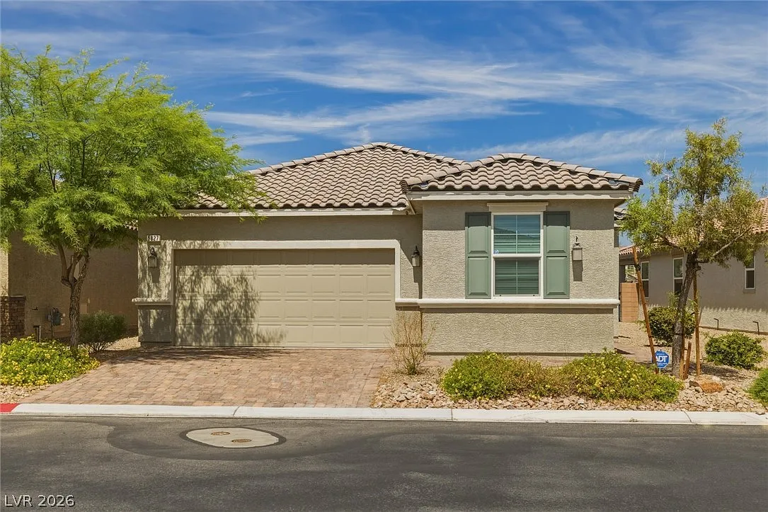 3 bed, 2.0 bath, 1849 sqft, $2,550 — Photo 1