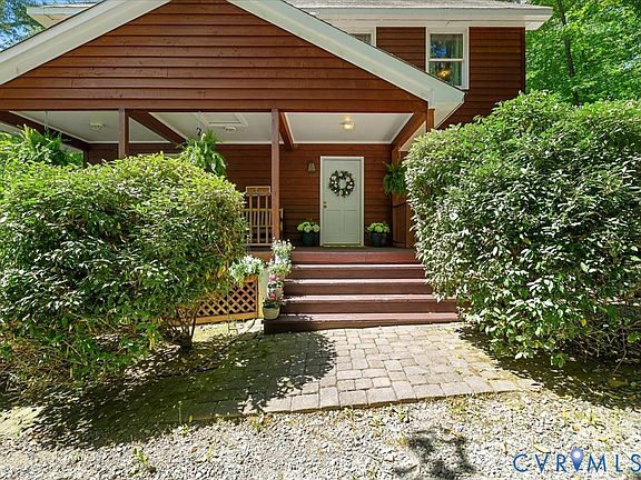 3rd image of 2556 Ridge Rd