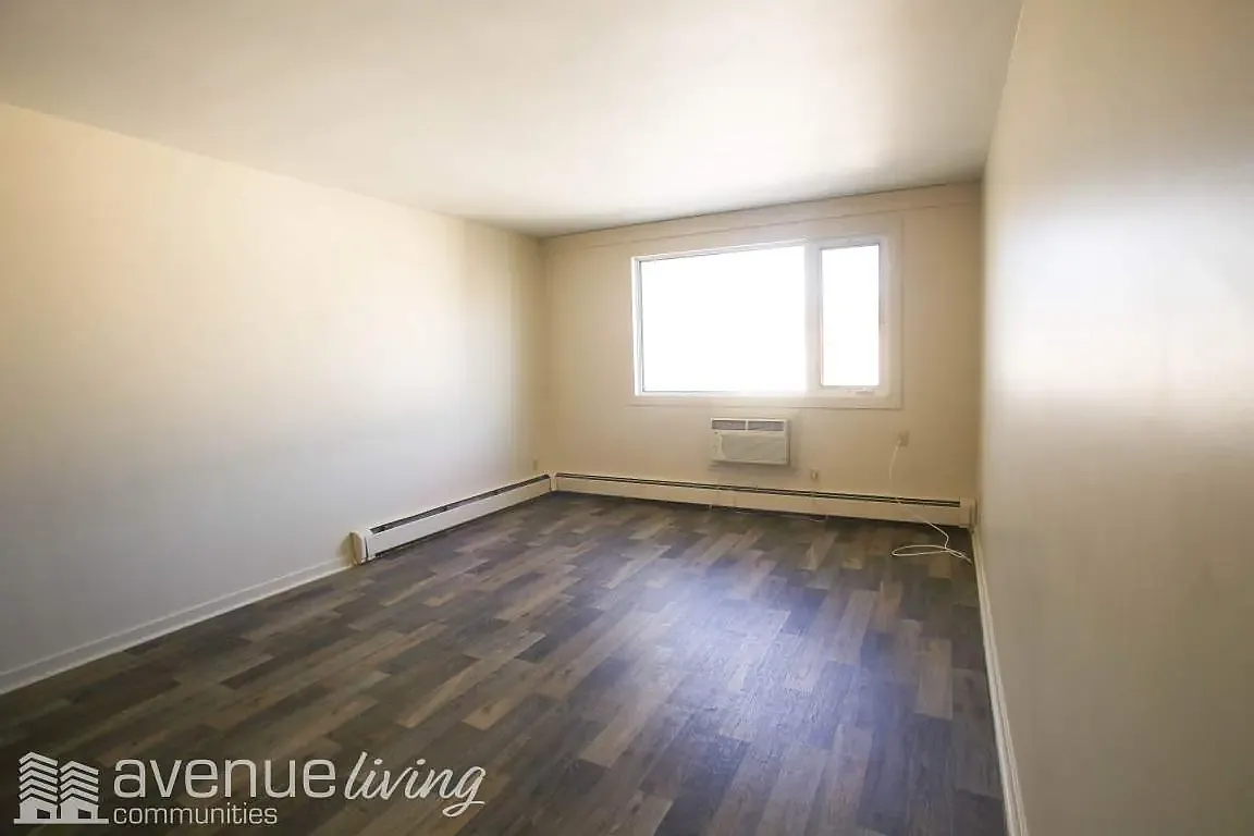 Angus Place — Photo 1