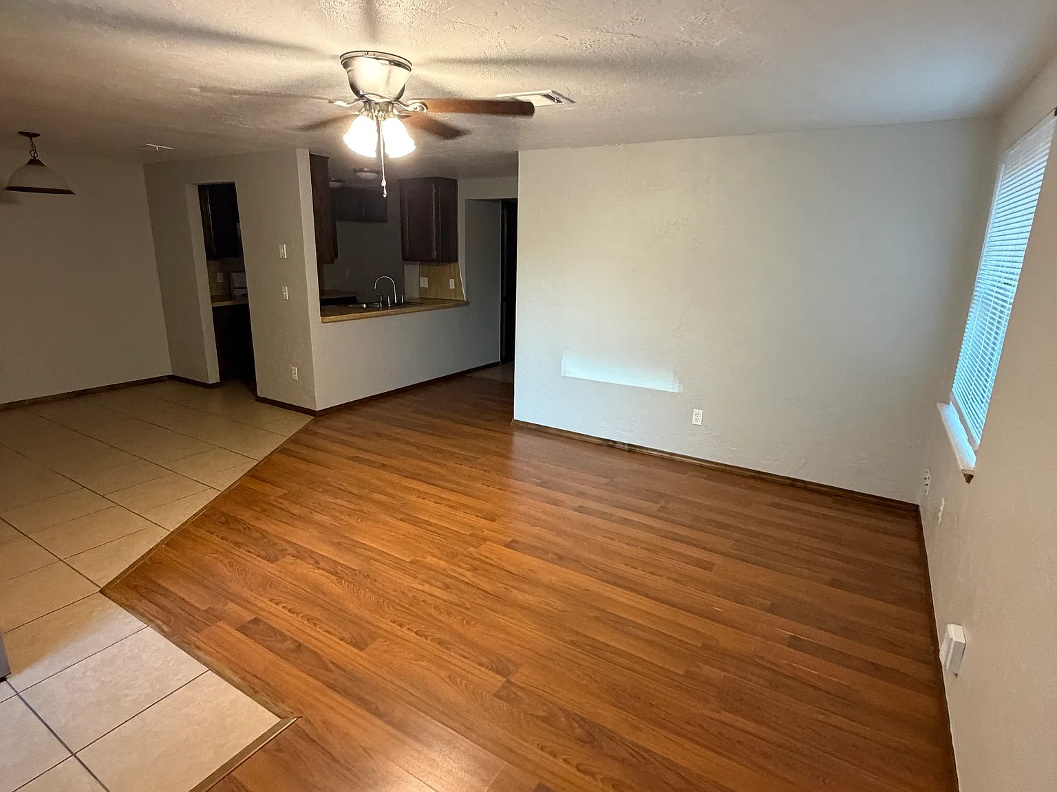 2 bed, 1.5 bath, 1000 sqft, $1,025 — Photo 3