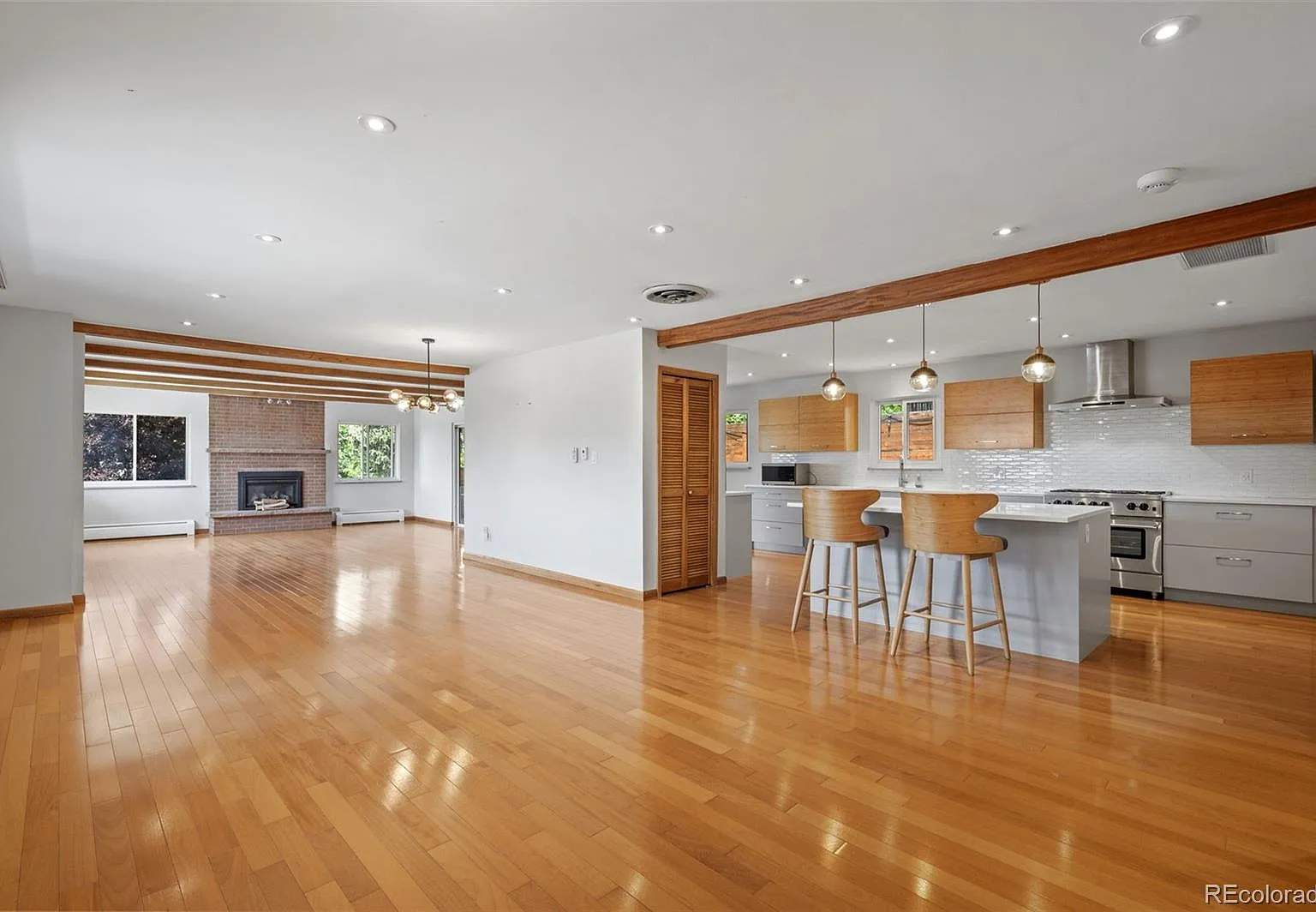 4 bed, 3.0 bath, 2883 sqft, $4,295 — Photo 4