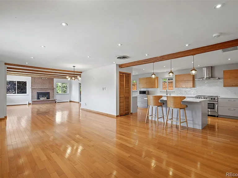 5701 W 49th Ave — Photo 4