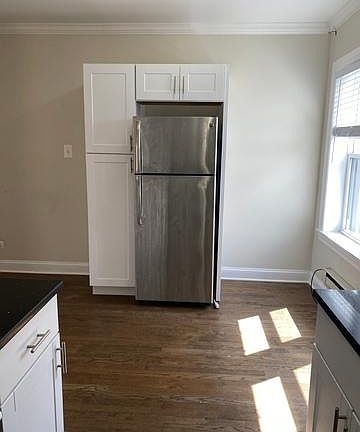 3rd image of 3817 N Greenview Ave #9tmfg4ek1
