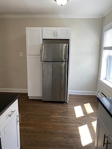 1st image of 3822 N Greenview Ave #1E