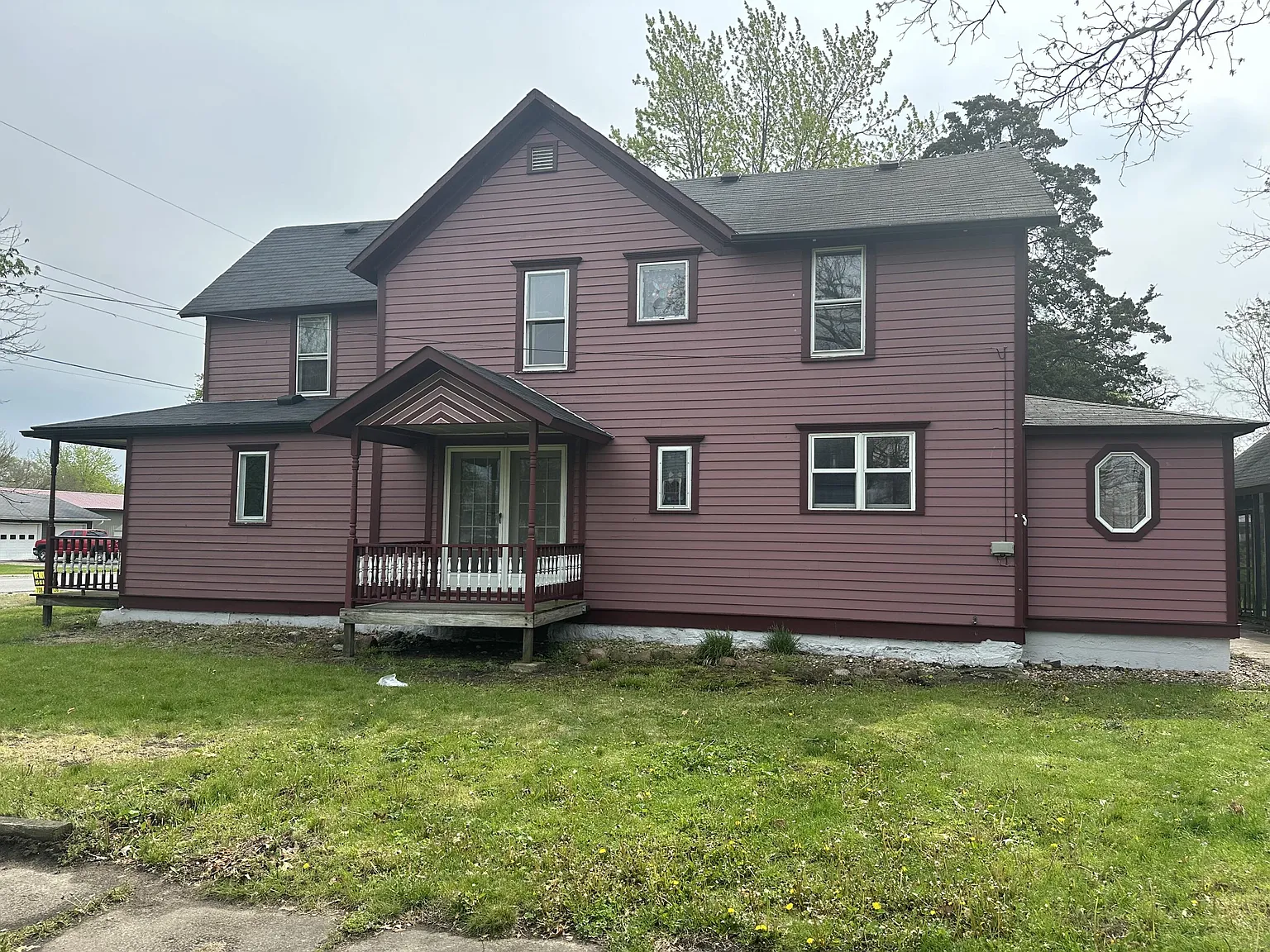 297 W Grove St photo 1