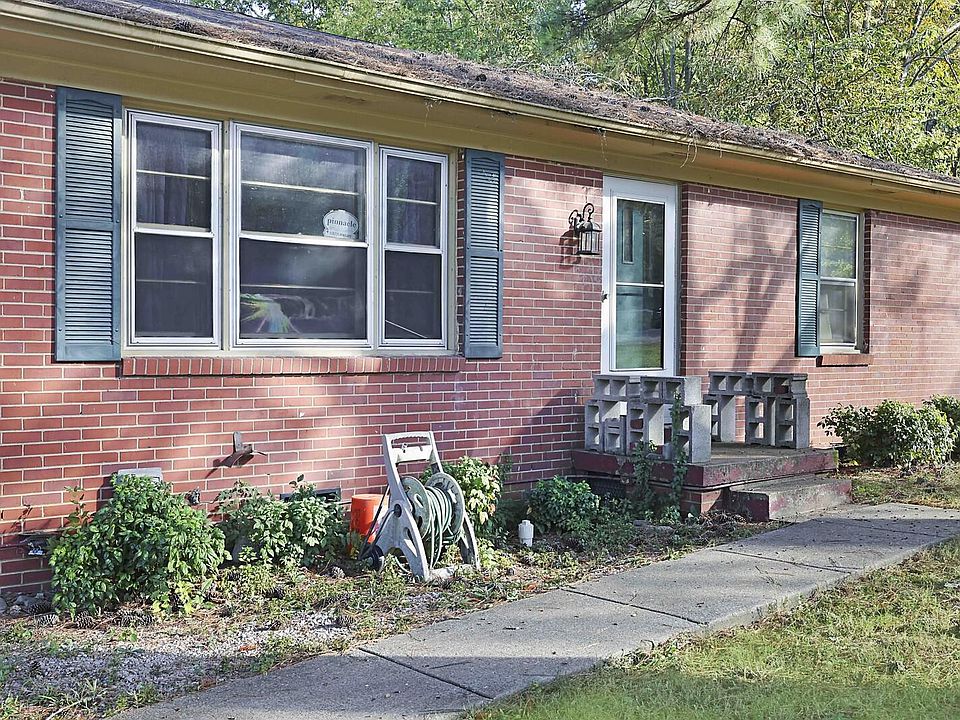 1st image of 107 Chestnut St