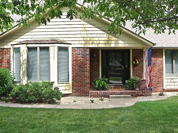 2nd image of 3702 W Colony Sq