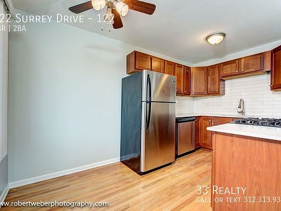 2nd image of 122 Surrey Dr #122