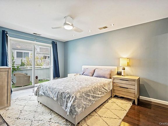 4th image of 24143B Oak Park Dr #2