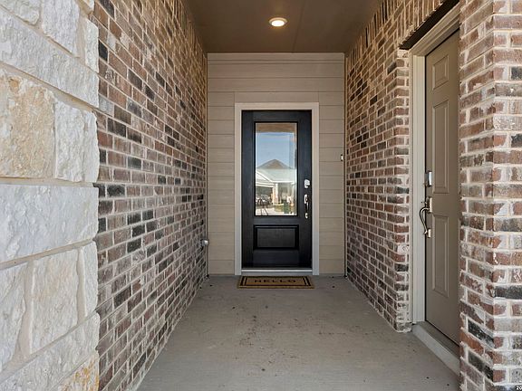 4th image of 2741 Nueva Cordova