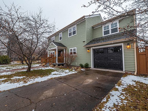3rd image of 231 E Kent Ave