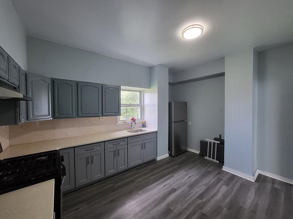 1st image of 17 Chestnut St APT 1
