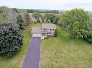 W275S4416 Green Country Rd, Waukesha, WI 53189