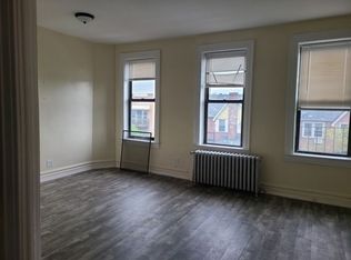 30-30 43rd St #3A, Astoria, NY