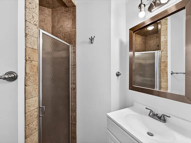 5413 Gwynne Ave — Photo 7