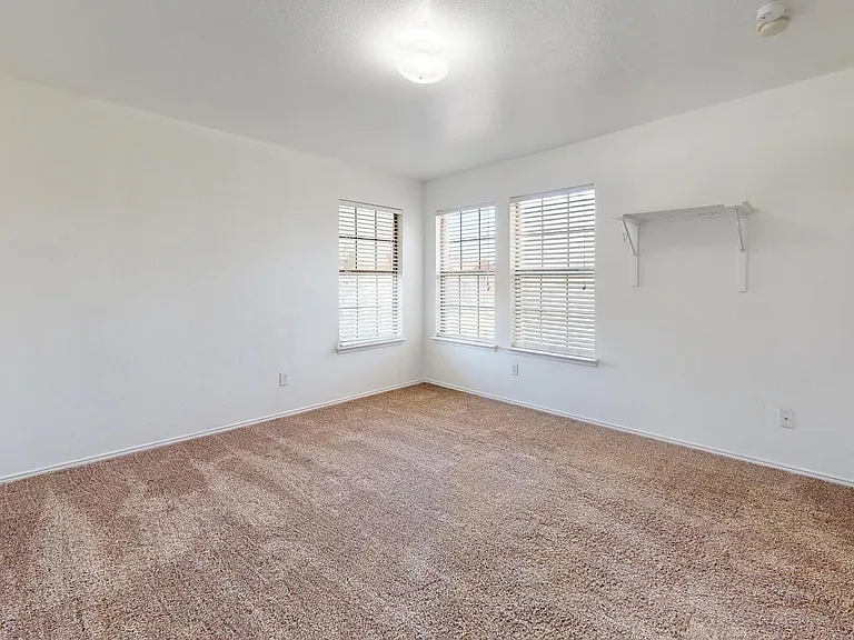 8101 Southern Pine Way — Photo 14