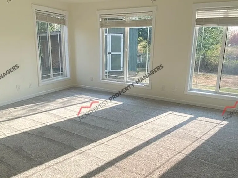 116 Taylor Rd — Photo 16