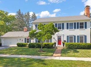 541 Burning Tree Ln, Naperville, IL 60563