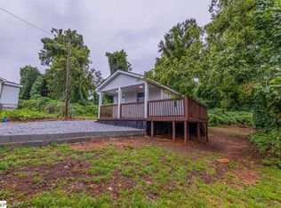 611 Hunters Ct, Laurens, SC 29360