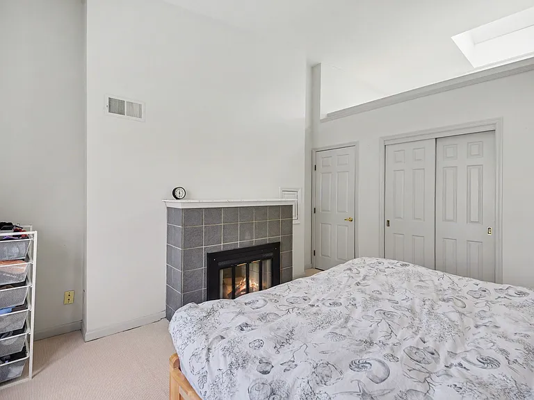 923 Paradrome St — Photo 16