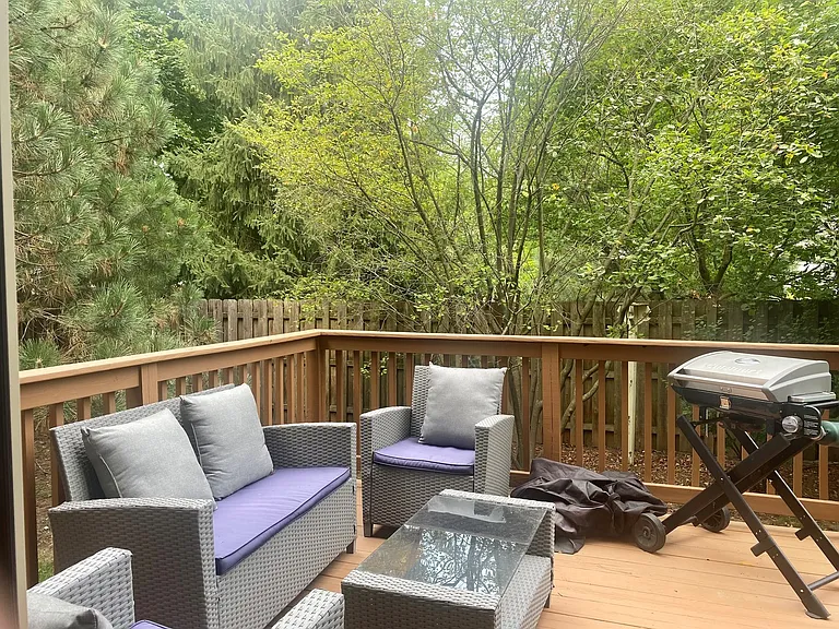 1501 Stonegate Mnr — Photo 8