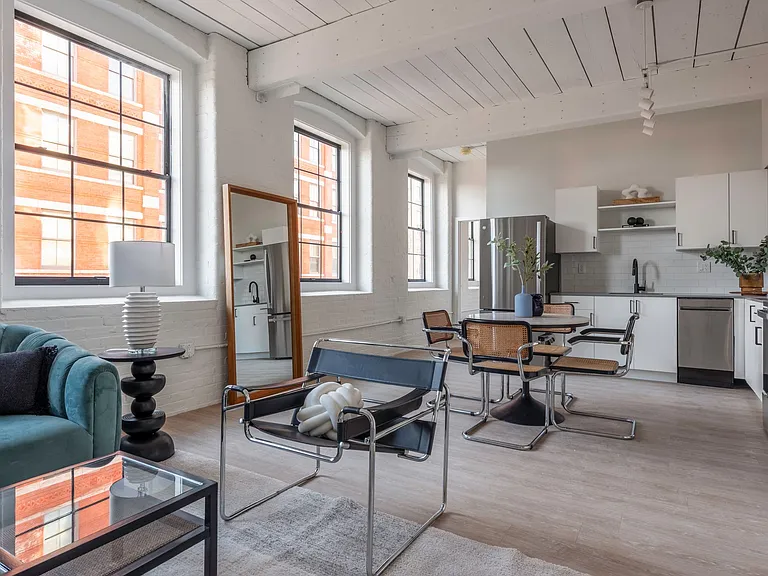 Essex St. Lofts — Photo 13