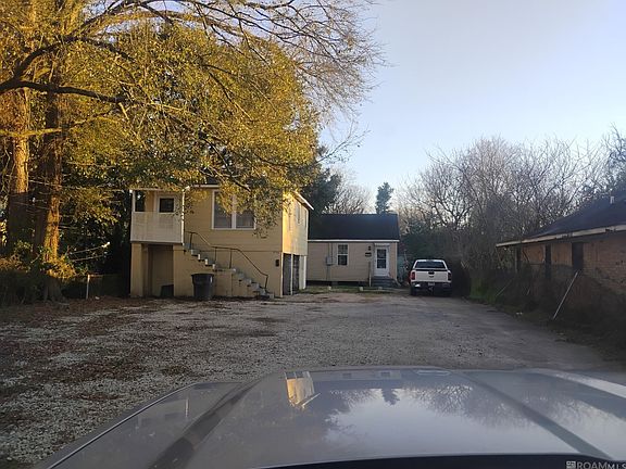 2nd image of 2702-2704 Iroquois St