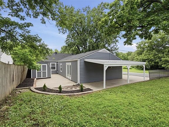 2nd image of 5118 Crest Dr