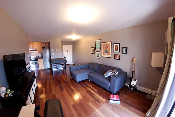 Rented by Cezanne Outlet LLC | media 10