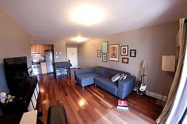 Rented by Cezanne Outlet LLC