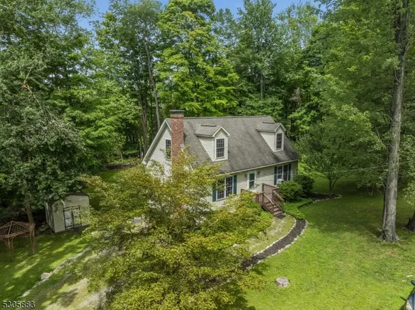 22 Pine Dr, Liberty Twp., NJ 07823