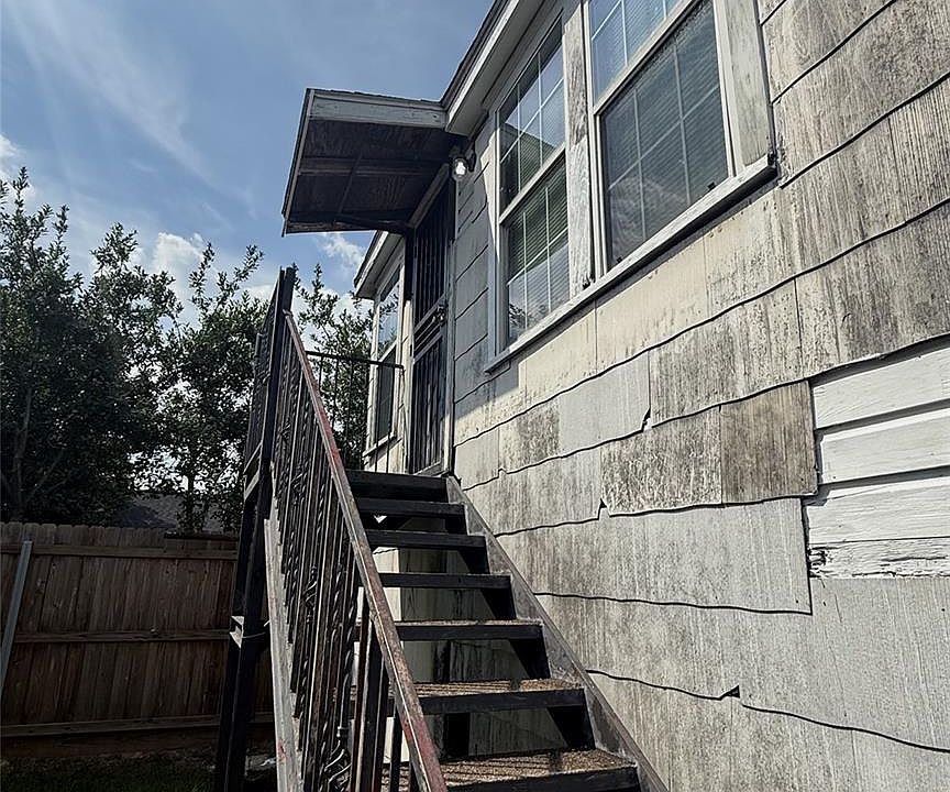 1st image of 716 Joyce St