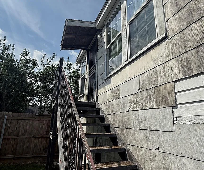 716 Joyce St