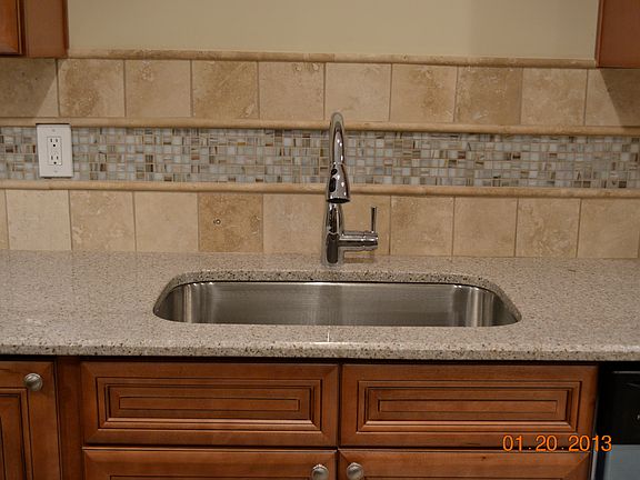 kitchen sink/backsplash