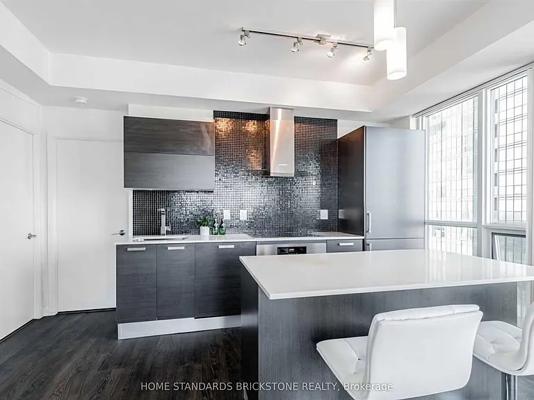 11 Bogert Ave #1802 — Photo 7