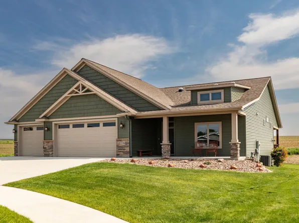 2238 Marvs Ln NE, Stewartville, MN 55976