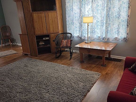 4th image of 2057 Harrison Ave