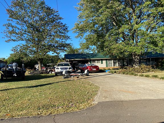 3rd image of 209 McNeil Cir