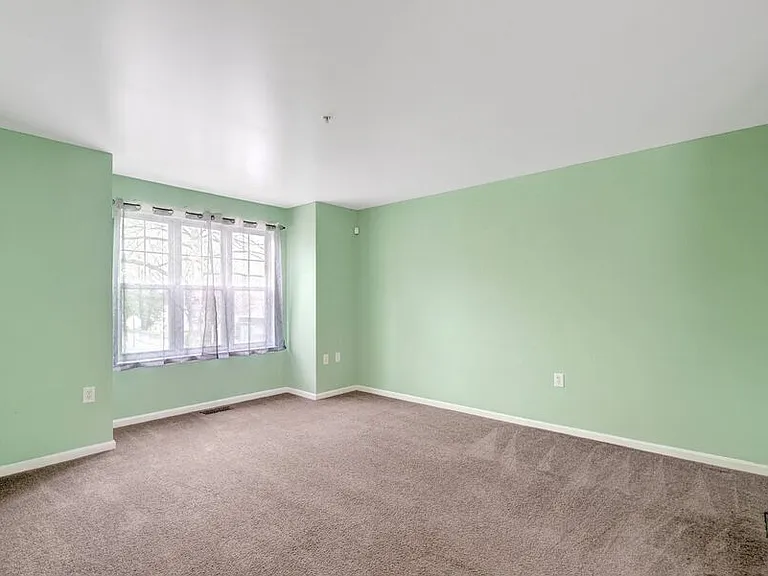 1121 Varney St SE — Photo 27
