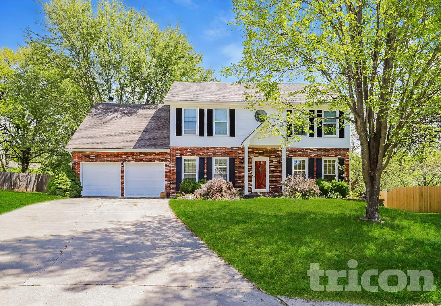 9719 N Kenwood Ct Kansas City MO — Photo 1