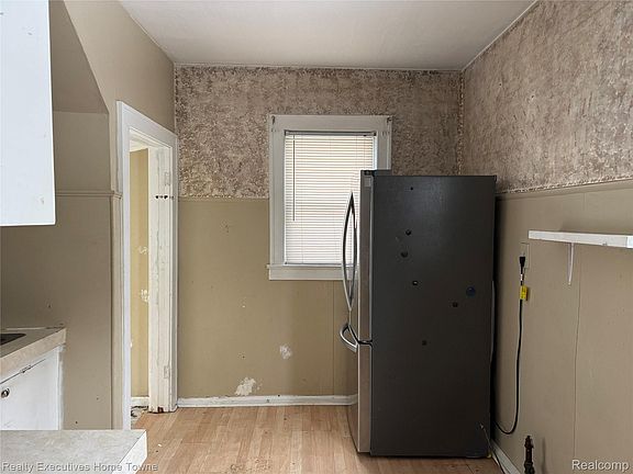 5th image of 1518 Carleton St