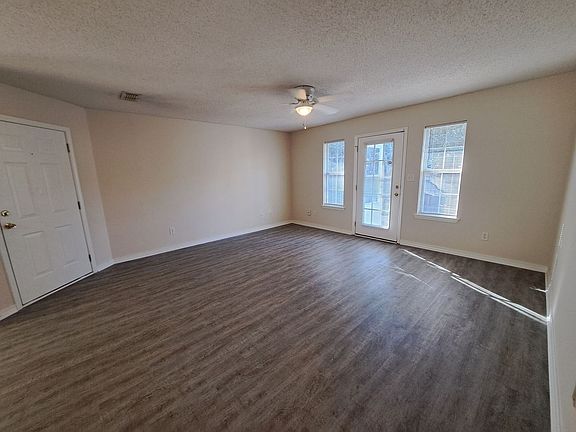 5th image of 6025 Dallas Ave