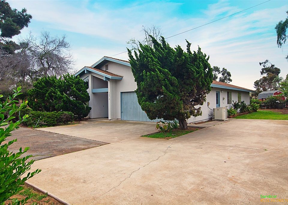 2nd image of 3872 Avenida Palo Verde