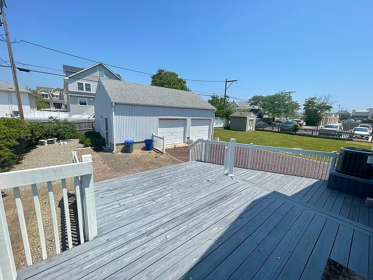 31 Parkway — Photo 29