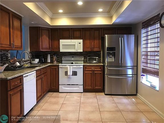 3rd image of 719 NW 41st Way