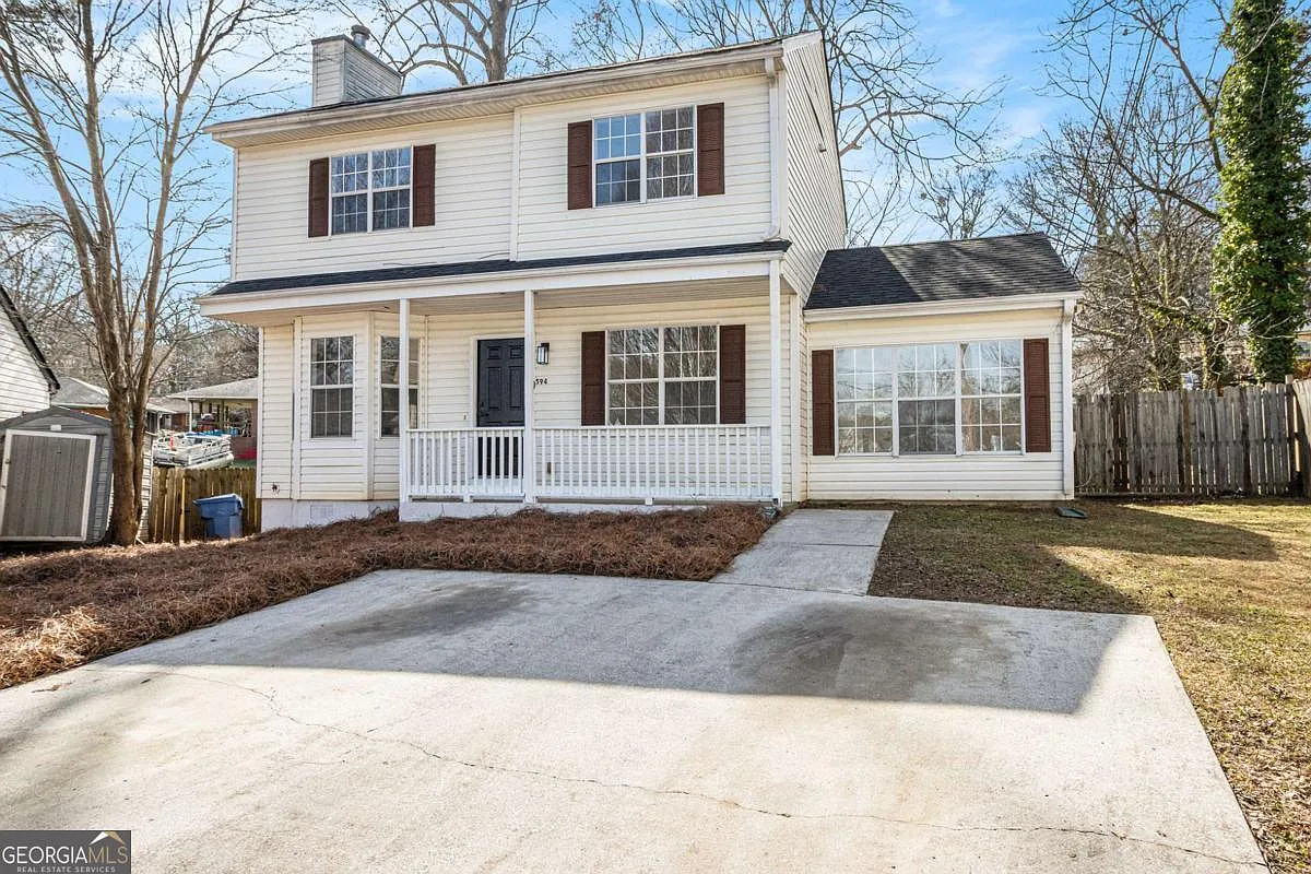 594 Waynes Ct SE photo 1